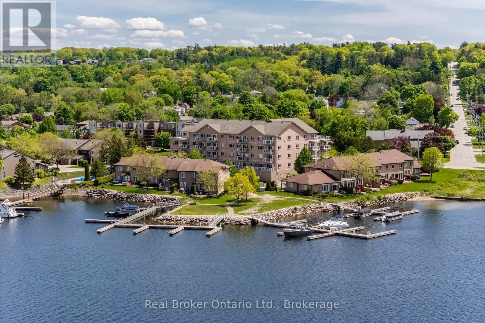 302 - 4 Beck Boulevard, Penetanguishene